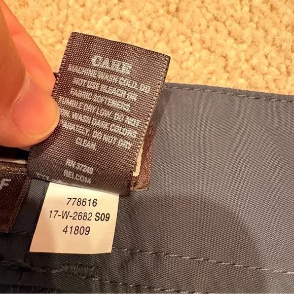 REI Nylon Cargo Shorts Womens Size 16 XL Dark Grey UPF 50 Secure Pockets Outdoor - Picture 9 of 11